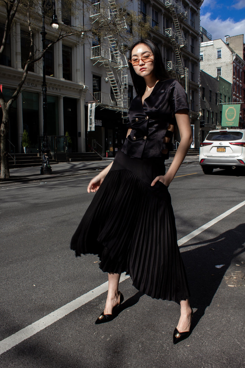 Maryanne Black Pleated Skirt – Stylish Women’s Midi Skirt
